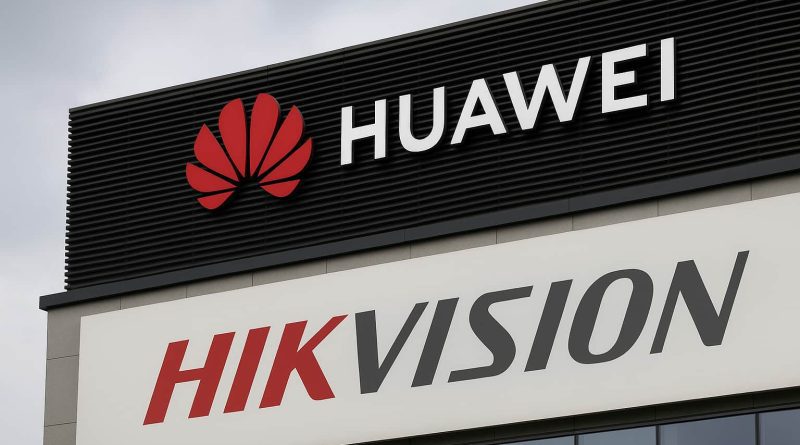 Torre de telecomunicaciones con antenas Huawei en medio de tensiones entre China y EE.UU.