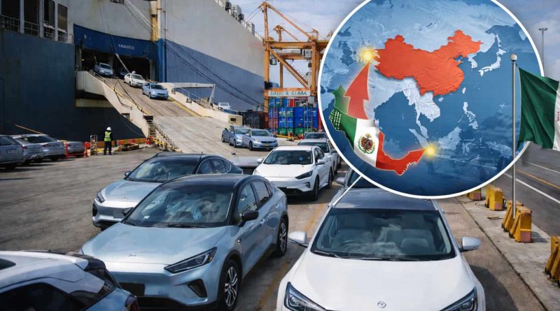 Autos chinos exportados a México en un puerto comercial.