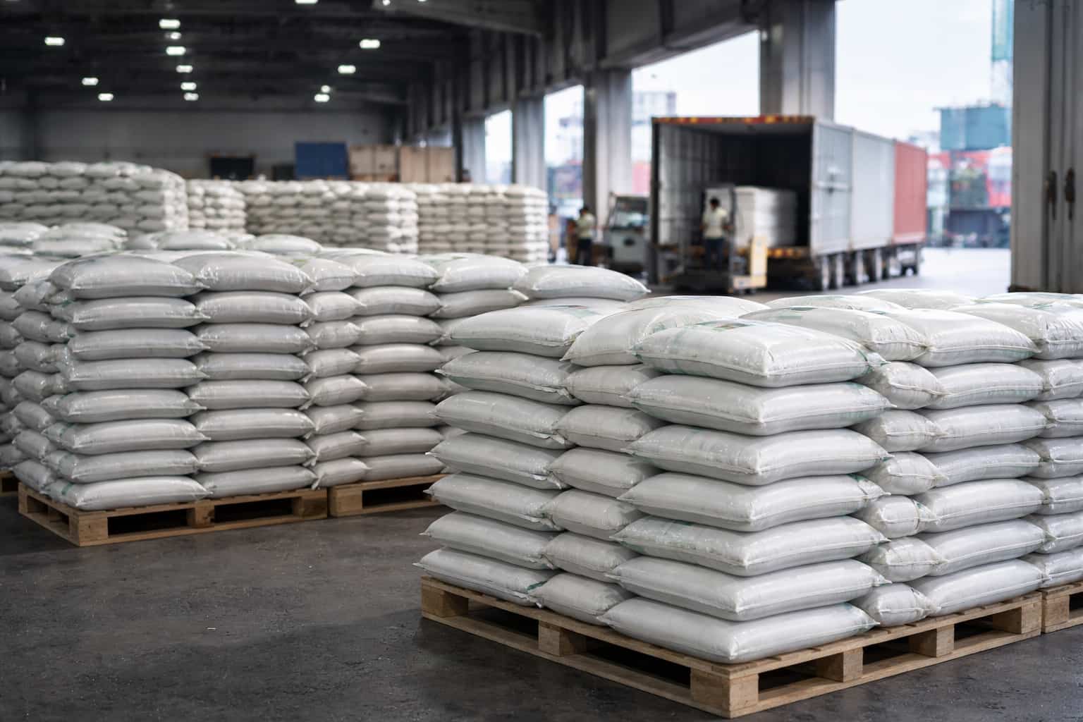 China entrega a Cuba el primer lote de arroz como ayuda de emergencia